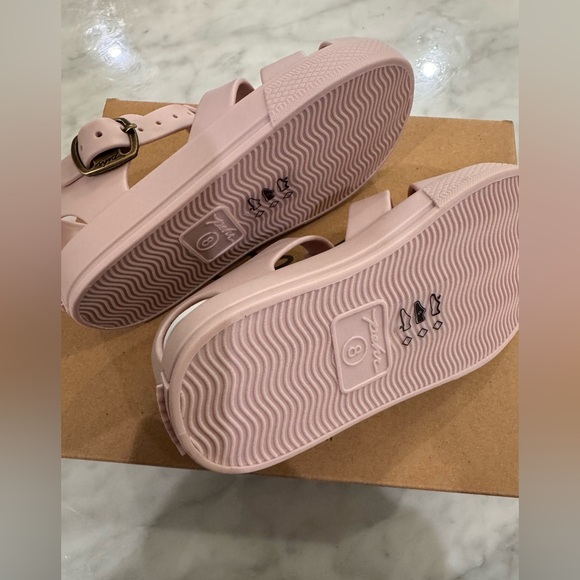 New in box PEHR toddler sandal - Picture 3 of 5